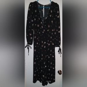 Ali & Jay Black and Floral Jumper Size Small